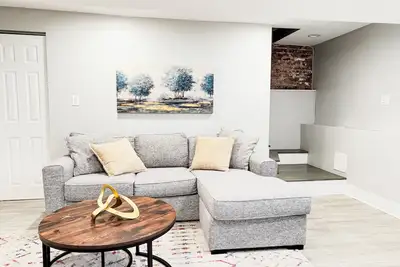 Image de Welcome to our modern Chicago living! Free parking, in the heart of the city.