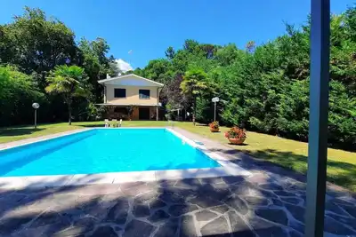 Image de Super Villa met 5 Slaapkamers, max 10 Pers, Groot Privé Zwembad & Heerlijke Tuin