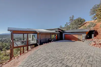 Image de Hot Tub & Panoramic Mtn Views: Pine Retreat!