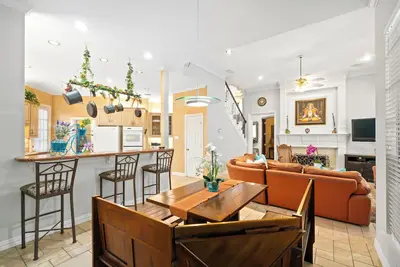 Image de Spacious Pet-Friendly Home Relaxing Backyard Oasis with Pool and Spa