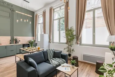 Image de Charmant & spacieux appartement en cœur de ville de Saint-Etienne - 6 personnes.