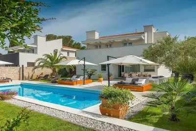 Image de Charming villa with a pool