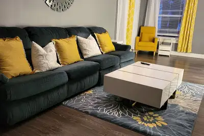 Image de Charming 3-bedroom, Entire house in amazing Columbus with free WiFi, Ac, Laundry