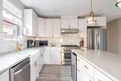 Image de New 4 bedroom house with rooftop patio in downtown Seattle