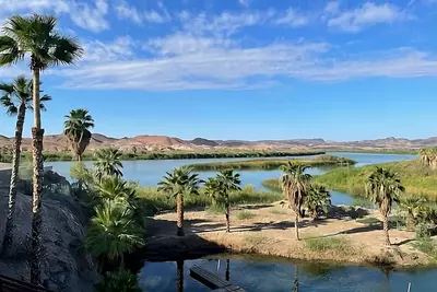 Image de Martinez Lake River Rental - steps to the river