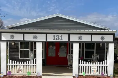 Image de Perfect For The Total Solar Eclipse: Cozy 1-bedroom house in fantastic Kingsland