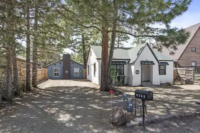 Image de Dapper Duo - 2 Adjacent Homes w/Fully Fenced Yards, Ac, Wd, Fast WiFi, Smart TVs