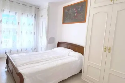 Image de Dra-Apto con  3 dormitorios en el centro de Roses