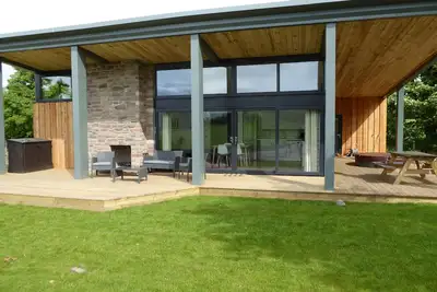 Image de Oak Lodge (Auchendennan) - sleeps 4 guests in 2 bedrooms