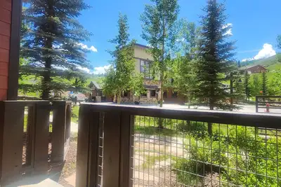Image de 🚴Cozy condo at Granby Ranch! Ski in/out, 30 seconds to lift, coffee, & après! ⛷️