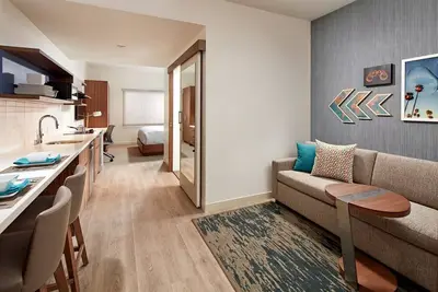 Image de Anaheim Getaway for Family - Steps from Disney, Pool and Full Kitchen | 3 Units