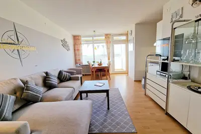 Helle und Moderne Ferienwohnung mit Platz für max