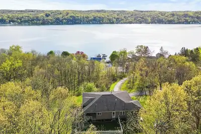 Image de Private Conesus Retreat | Lake Views | Fire Pit