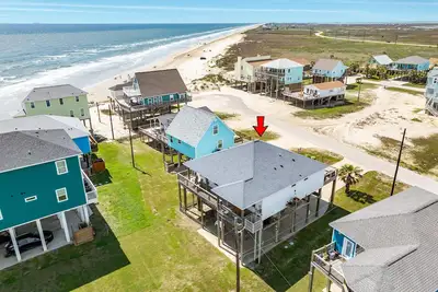 Image de Sandy Beach & Water Views 3 Sides! Screened Porch!