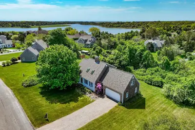 Image de Kayaking, Swimming, and Shopping all within 3 miles!