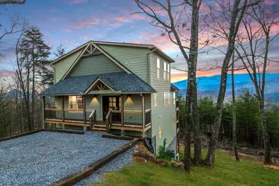 Image de Creation on Display | By Colonial Properties