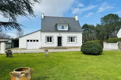 Image de Maison familiale, jardin, proche Menhirs.