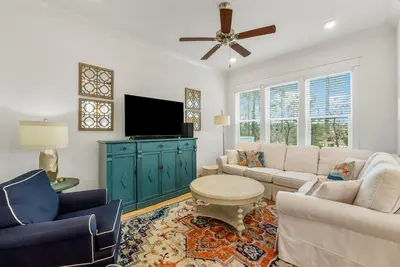 Pet Friendly, Golf Cart and 4 Bikes Included, 2 Pools, Beach Book 2025 Today