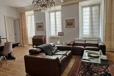 Image de Appartement T5 au Coeur de la Vieille Ville Tout à Pied