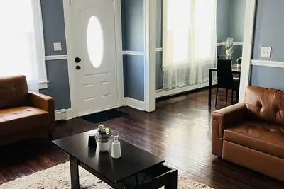 Image de Cozy 2-Bedroom Home allows you work remotely or hybrid with Wi-Fi