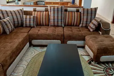Image de single & 2 bedrooms available\n\n