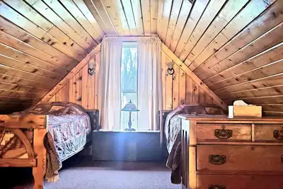 Image de Camping at its finest! Bring your hunting party, sleeps 12ppl