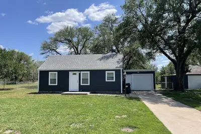 Image de Charming 3-bedroom house in very quiet neighborhood with Ac and WiFi.