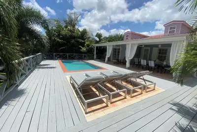 Image de Three Bed Villa with Private Pool Set In Tropical Gardens.