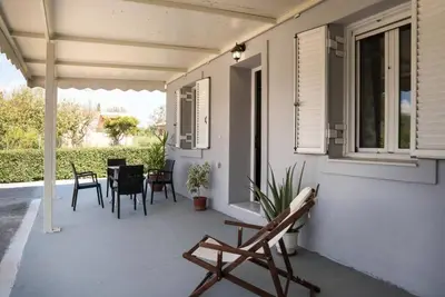 Image de Nafsika's House\n\n