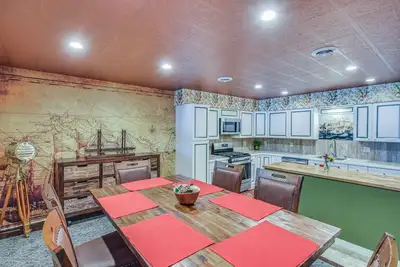 Image de Smethport Vacation Rental w/ Fireplace & Lake View