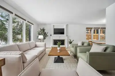 Image de The Rockmount Glenora - Stunning Bungalow In The Heart of Edmonton