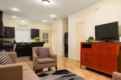 Image de Hummingbird Haven 4 ~Travel Nurse Retreat