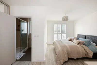 Image de 3 bed, 3 bath townhouse in tranquil North London