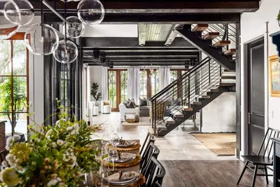 Image de Spectacular Modern Barn w/ Pool & River Views