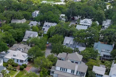 Image de Luxe Retreat with Carriage House & Water Views