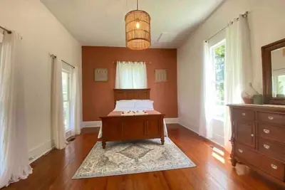 Image de Entire Historic Home - Carolina Getaway