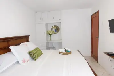 Image de Private Family Home in Front of Pools, Very Safe and Commercial Area