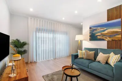 Image de Appartement 'Apartamento Beira Mar - 2º Esquerdo' avec balcon, Wi-Fi et climatisation