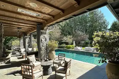 Image de Relax, unwind, and feel at home. Your perfect vacation getaway