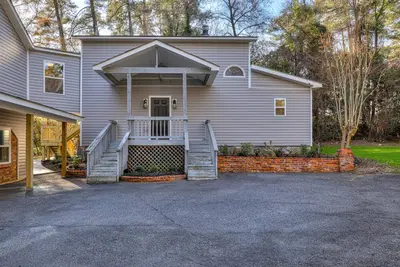 Image de Mayo #A- 3 Miles From Masters Tournament!