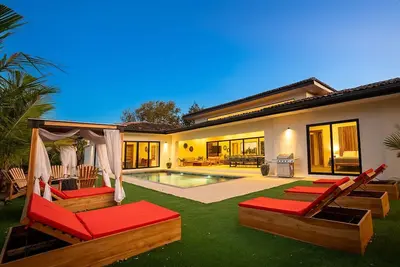 Image de Luxury Villa w/ Pool - Perfect for Families & Friends - Free Golf