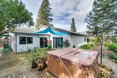 Image de Sun-Kissed Orangevale Home w/ Private Hot Tub!