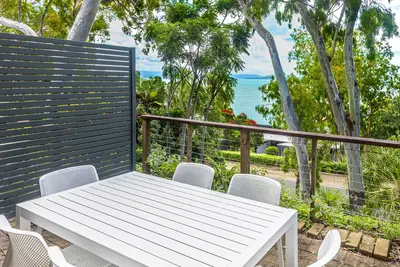 Image de 2 Bedroom Sunset Waters 17 by Hamilton Island Private Apartments \n
