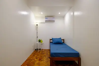 Image de Modern Elegance Meets Urban Comfort: Spacious 3 Bedroom Townhouse in Quezon City