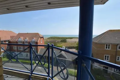 Image de Oceanview - Peaceful 2 Bed Seafront Apartment