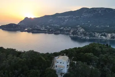 Villa Pyrgos - Piscine & Vue mer - Proche plages