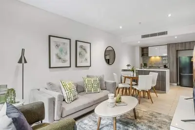 Image de Circle on Cavill - 1 Bedroom + Study Hinterland