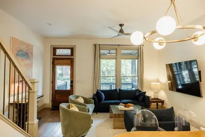 Image de Game Room + Parking | Neil Ave Near Osu Expo