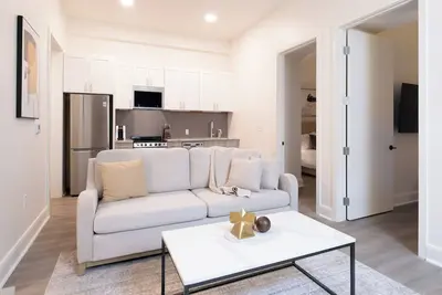 Image de Landing | Chic 2bd in Five Points South