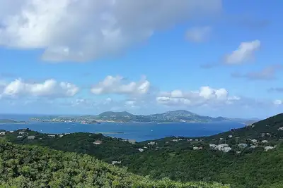 Image de Midnight Sun - 2 bd/1 bth Villa Suite - Spectacular Island & Water Views -Solar